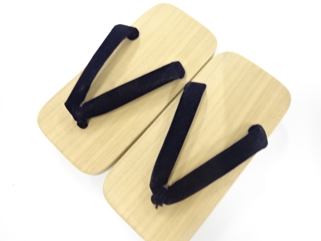 JAPANESE MENS PAULOWNIA GETA (24 cm)